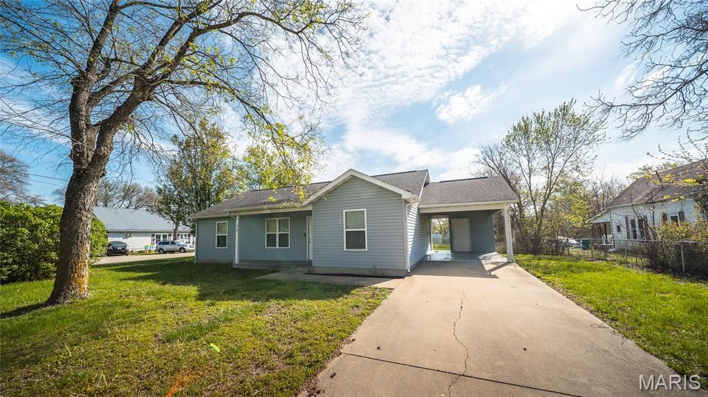 Photo of 913 N First Street, Steelville, MO 65565 (MLS # 26021094)