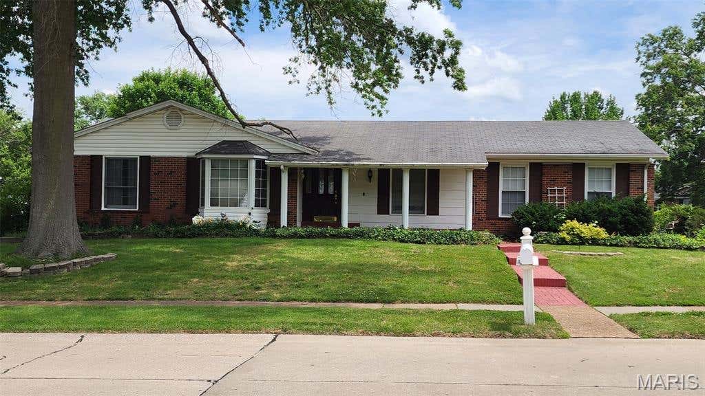 Photo of 2900 Heatherton Drive, Florissant, MO 63033 (MLS # 26037259)
