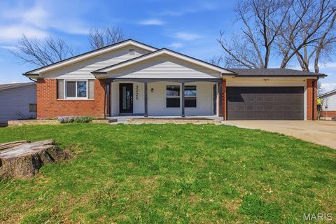 Photo of 3025 Chadwick Drive, Florissant, MO 63033 (MLS # 26019092)