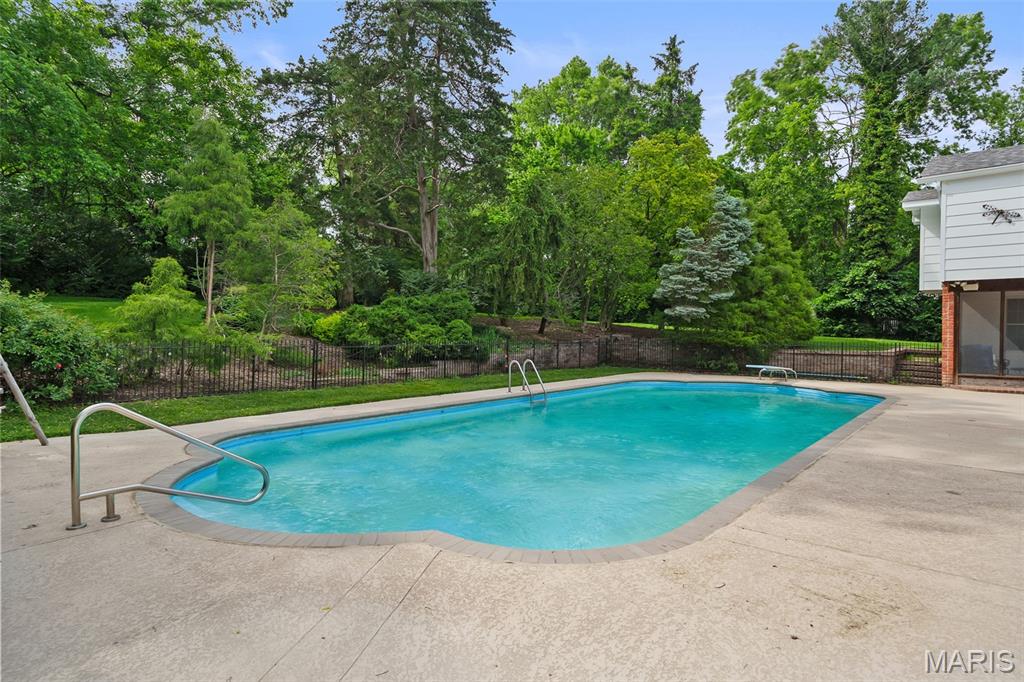 Chateau Estates - Residential