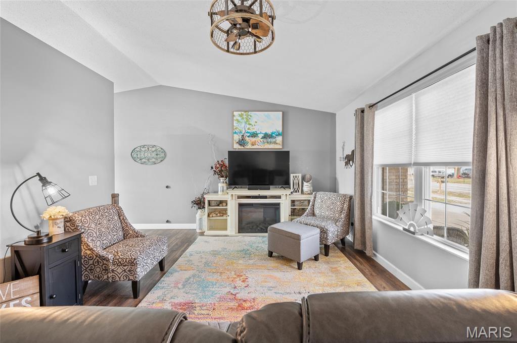 402 W Lincoln Avenue