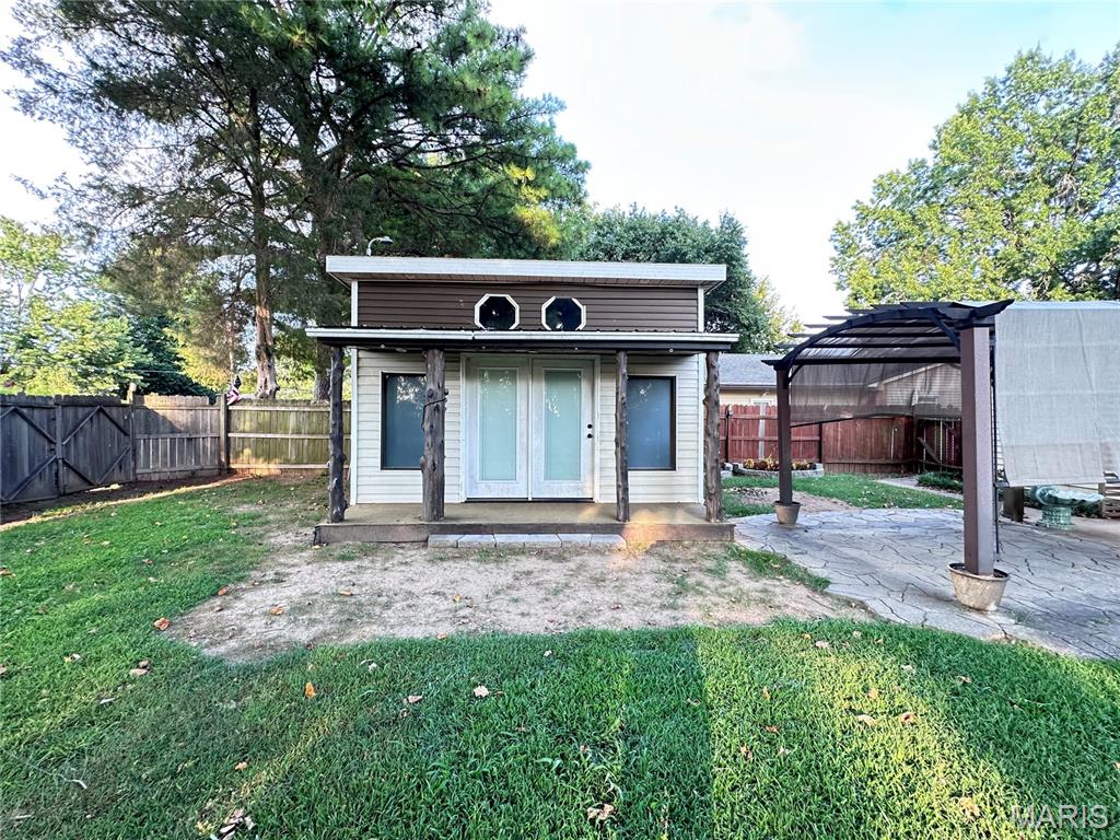 908 Crescent Drive