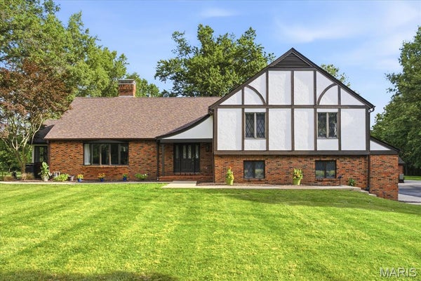 10 BRIGHTON DR, BELLEVILLE, IL 62221 - Image ade5fac9b14da353b3e8d09ab04c4c21/297809524