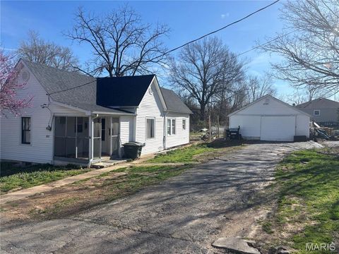 Photo of 811 Andrews Street, Fredericktown, MO 63645 (MLS # 26016741)
