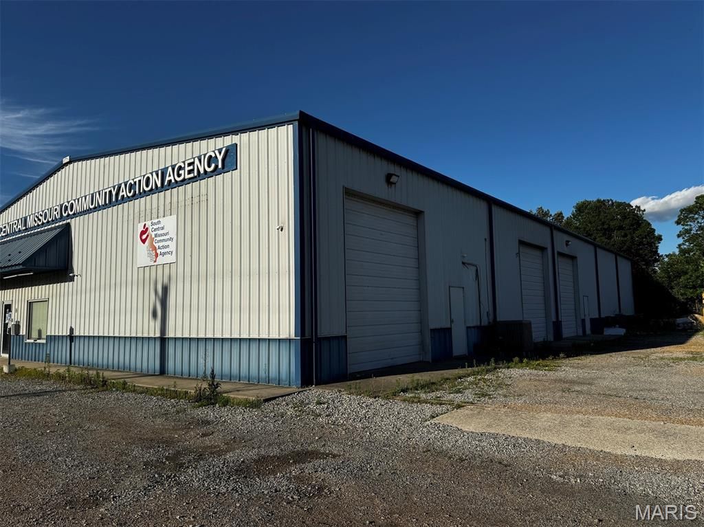Photo of 1716 S Broadway Street, Poplar Bluff, MO 63901 (MLS # 26038995)