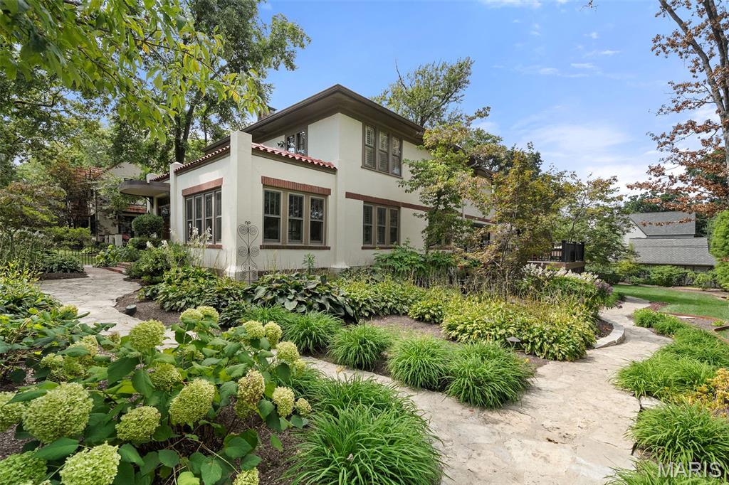 639 Locksley Place