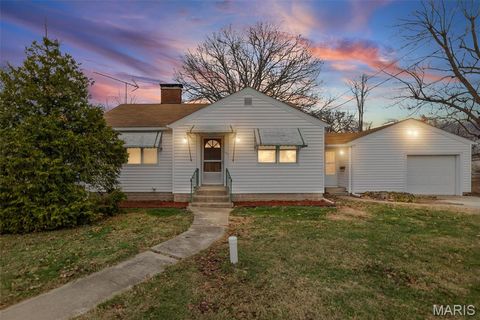 611 Montgomery Street Staunton IL 62088