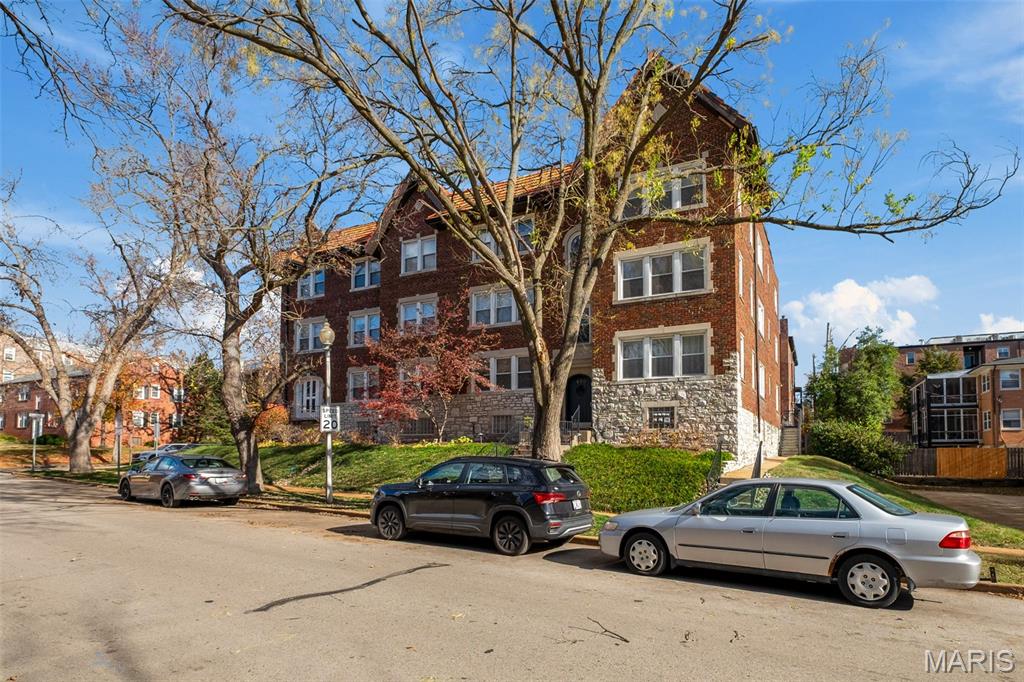 630 Westwood Drive 2S