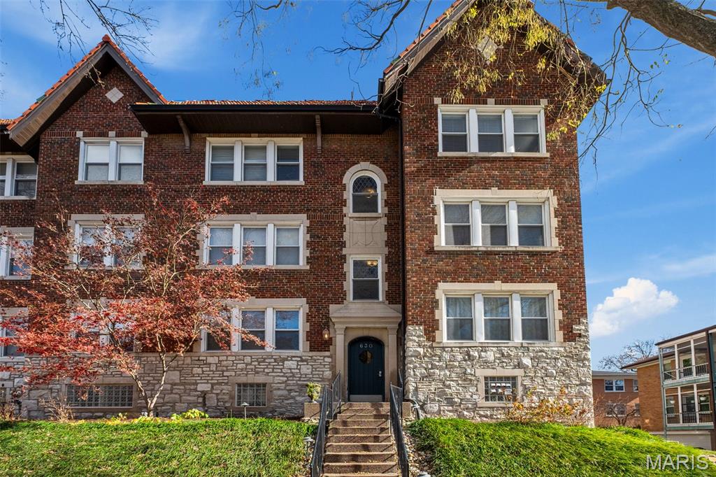 630 Westwood Drive 2S