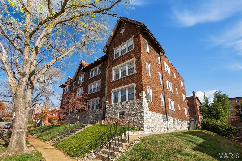 630 Westwood Drive 2S