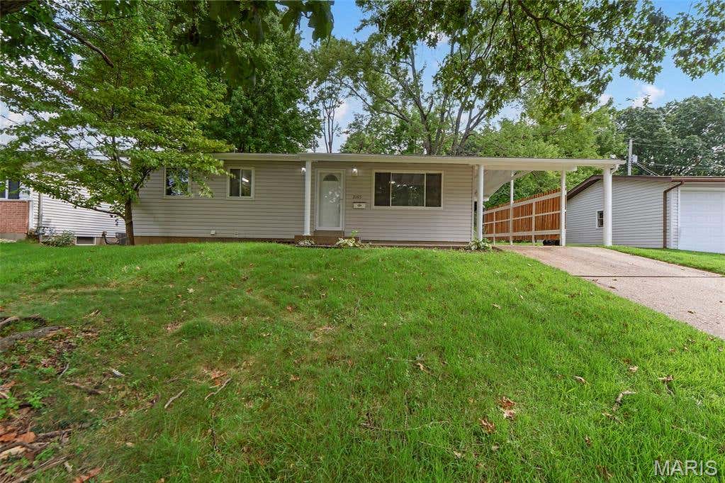 Photo of 2065 Tahoe Drive, Florissant, MO 63031 (MLS # 26052551)
