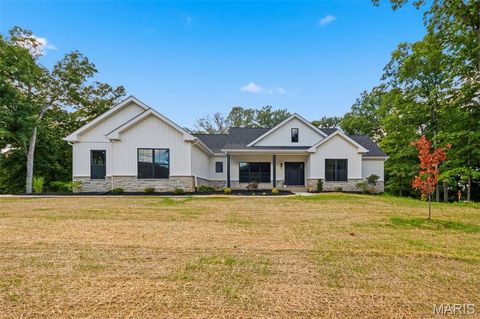 Photo of 15 Woodline Drive, Winfield, MO 63389 (MLS # 26038850)