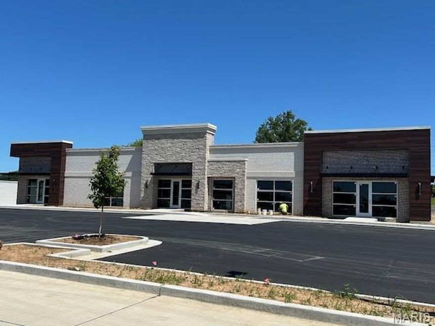 Offering flexible space sizes starting at 1,250 square feet, this property is ideal for office, retail, or service-oriented businesses. Featuring spaces that can be customized to tenant specifications, this location presents a prime opportunity for businesses to establish a tailored presence. Situated in close proximity to the hospital, hotels, and restaurants, the property also benefits from excellent visibility near I-55. With ample off-street paved parking, tenants and visitors can enjoy convenience and accessibility.