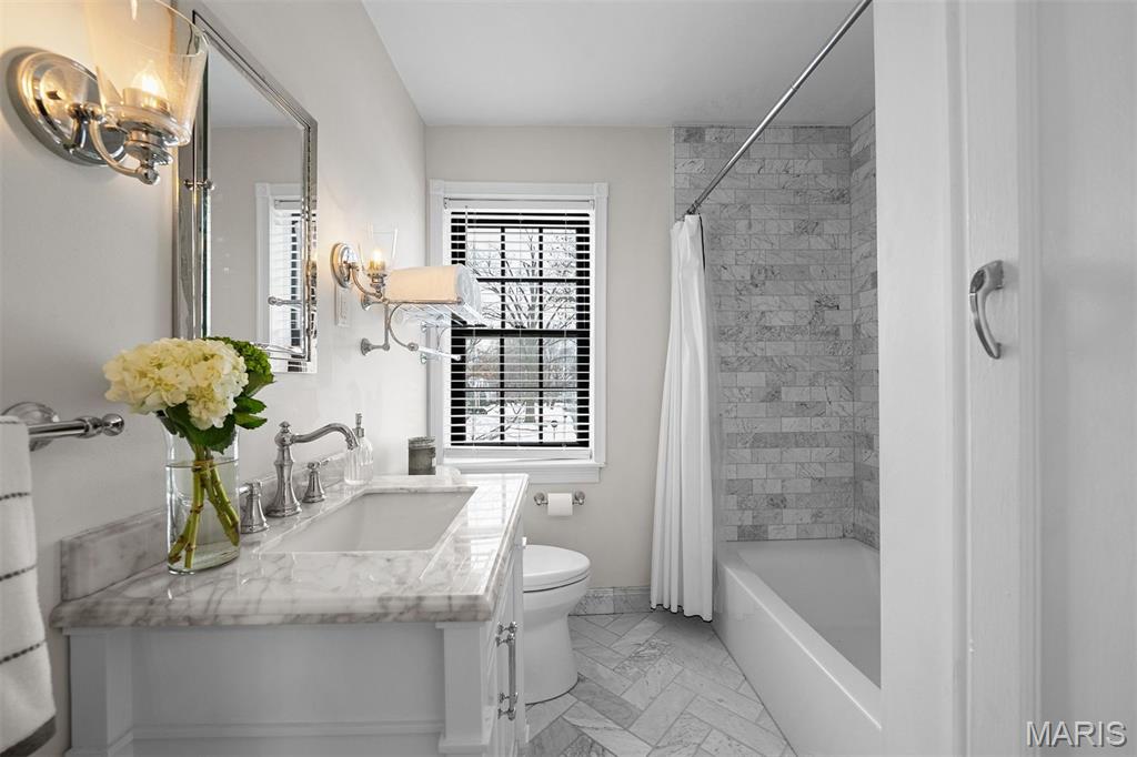 Colonial Park - Residential