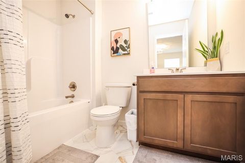 Tiny photo for 635 Maple Forest #24, Kirkwood, MO 63122 (MLS # 26013146)