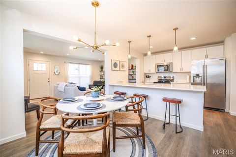 Tiny photo for 635 Maple Forest #24, Kirkwood, MO 63122 (MLS # 26013146)