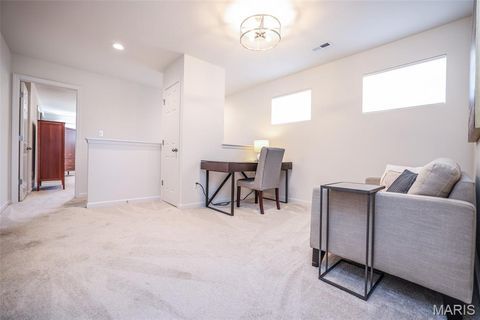 Tiny photo for 635 Maple Forest #24, Kirkwood, MO 63122 (MLS # 26013146)