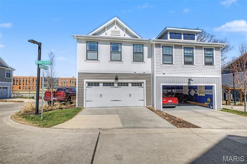 Tiny photo for 635 Maple Forest #24, Kirkwood, MO 63122 (MLS # 26013146)