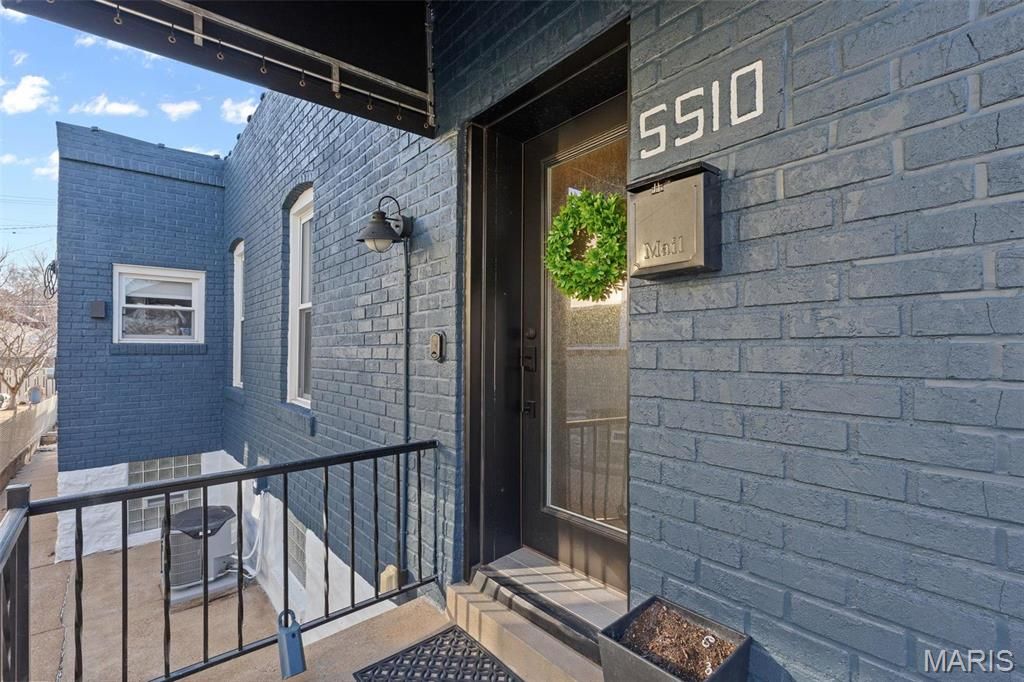 Photo of 5510 Botanical Avenue, St Louis, MO 63110 (MLS # 26017424)