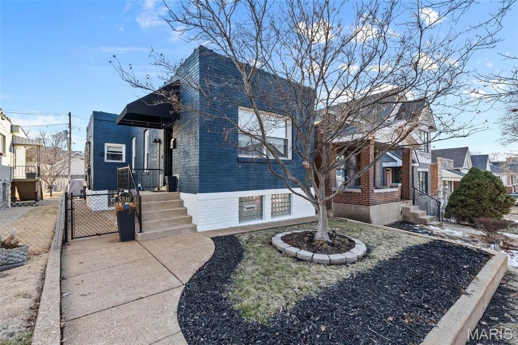 Photo of 5510 Botanical Avenue, St Louis, MO 63110 (MLS # 26017424)