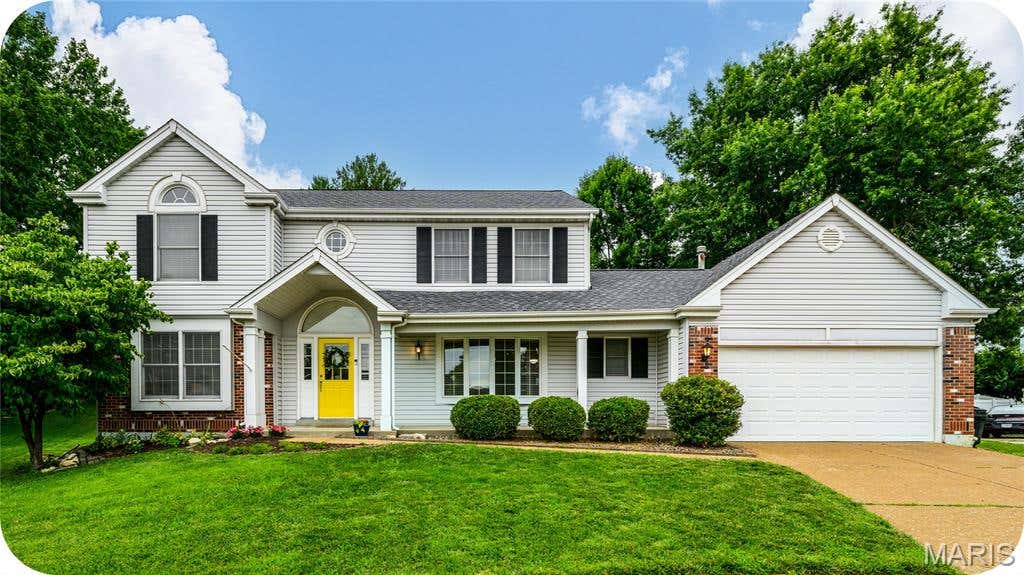 Photo of 6 Lost Meadow Court, St Charles, MO 63303 (MLS # 26038532)