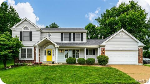 Photo of 6 Lost Meadow Court, St Charles, MO 63303 (MLS # 26038532)