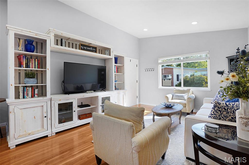 109 E Washington Avenue 2S