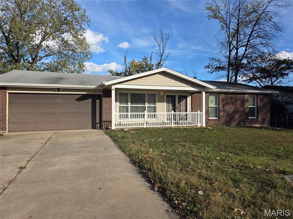Photo of 1072 King Carey Drive, Unincorporated, MO 63146 (MLS # 25073731)