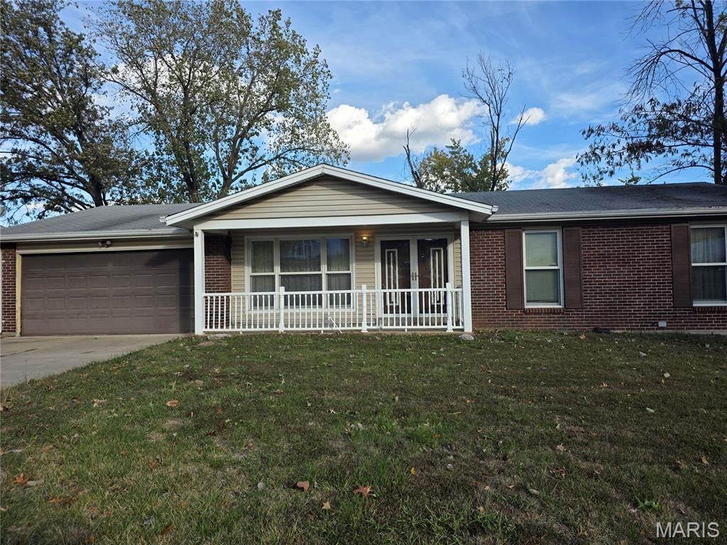 Photo of 1072 King Carey Drive, Unincorporated, MO 63146 (MLS # 25073731)