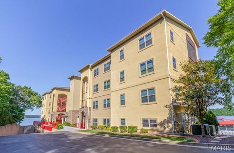 Photo of 3168 TWIN RIVERS Point #1 E, Camdenton, MO 65420 (MLS # 26033851)