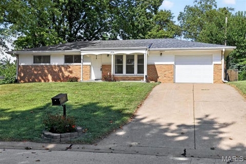 Photo of 1316 Clearview Drive, St Charles, MO 63303 (MLS # 26055890)