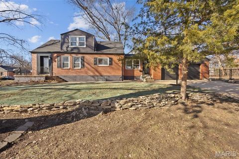 Tiny photo for 831 S Harrison Avenue, Kirkwood, MO 63122 (MLS # 26002316)