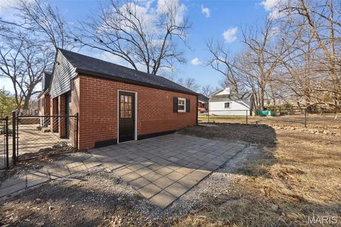 Tiny photo for 831 S Harrison Avenue, Kirkwood, MO 63122 (MLS # 26002316)