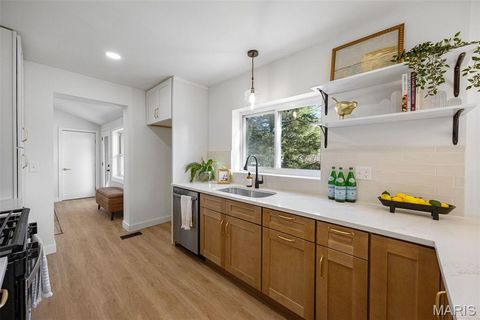 Tiny photo for 831 S Harrison Avenue, Kirkwood, MO 63122 (MLS # 26002316)