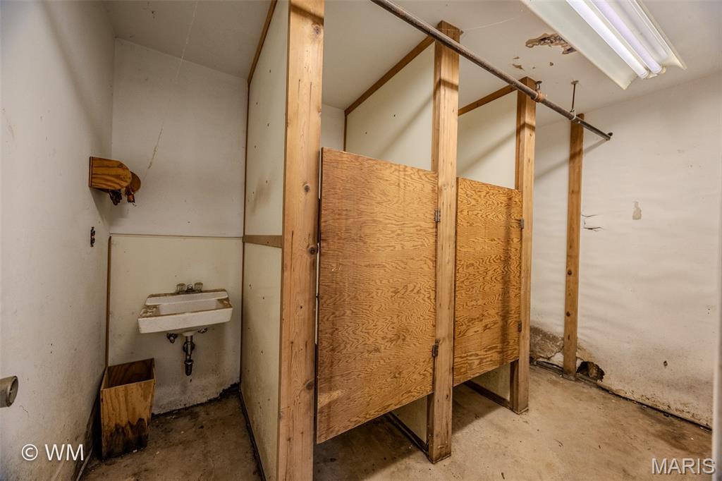 none - Commercial Sale