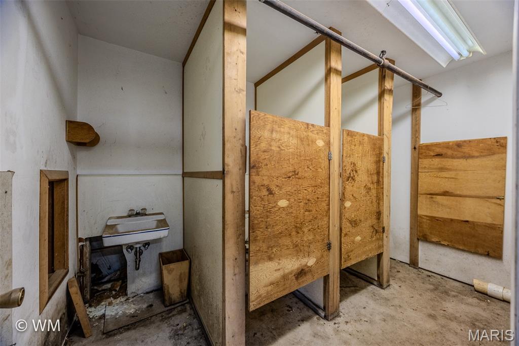 none - Commercial Sale