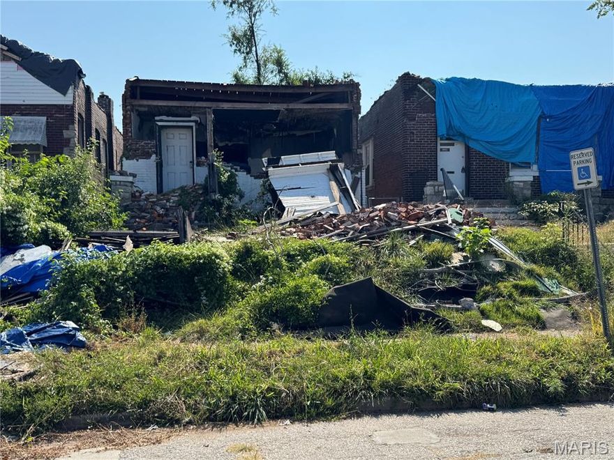 WHAT A BEAUTIFUL WAY TO START THE BUILDING BACK OF NORTH ST LOUIS CITY WITH THIS PIECE OF LAND .   CALL FOR MORE DETAILS .