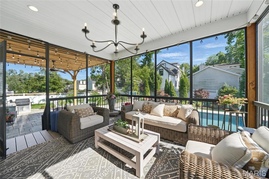 618 East Argonne Drive Consolidation - Residential