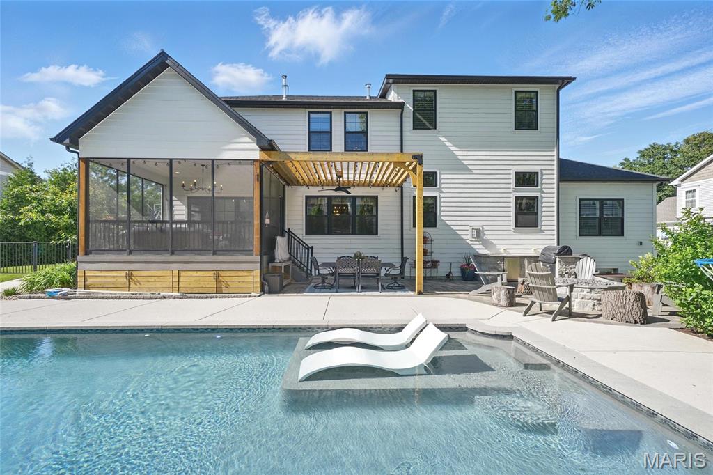 618 East Argonne Drive Consolidation - Residential