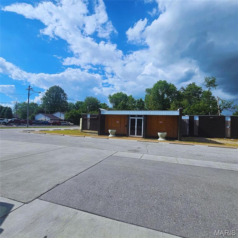 Photo 1 of 2 — 626 N 38th Street, Belleville, IL 62226