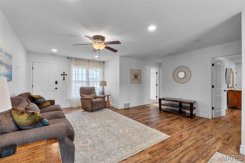 Photo of 261 Hawks Landing, Cape Girardeau, MO 63701 (MLS # 26000142)