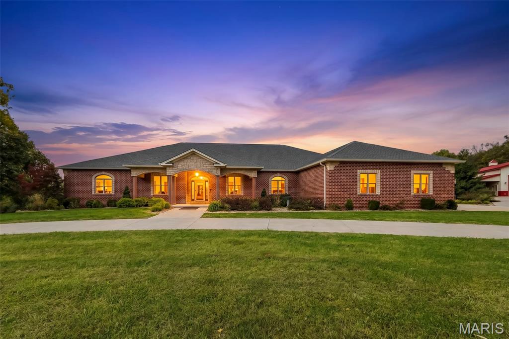 Photo of 5090 Autumnwood Lane, Hannibal, MO 63401 (MLS # 26067196)