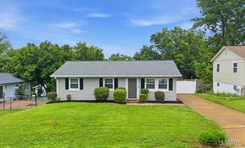 Tiny photo for 127 E Marseille Drive, St Louis, MO 63129 (MLS # 26035958)