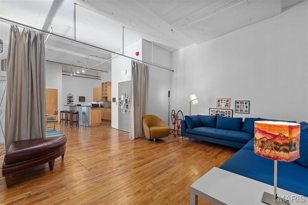 1010 Saint Charles Street 904