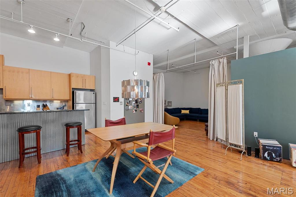 1010 Saint Charles Street 904