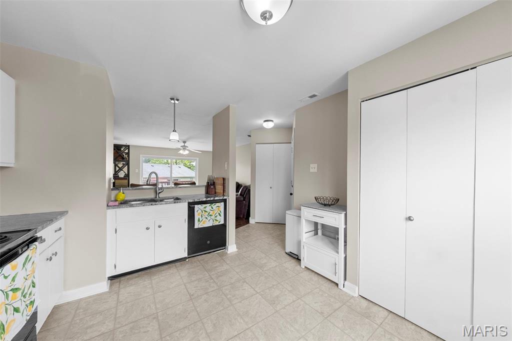 St Peters, Missouri 63376, United States, 2 Bedrooms Bedrooms, ,1 BathroomBathrooms,Residential,Active,126998