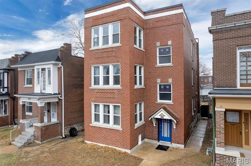 Updated 2-bedroom, 1-bath second-floor condo located in St. Louis — perfect for Saint Louis University students or anyone seeking a vibrant city lifestyle!

This well-maintained unit features updates throughout, a separate dining room filled with natural light from abundant windows, and a spacious living room with French doors leading into the dining area — creating an open yet defined flow perfect for entertaining. The kitchen offers plenty of cabinet storage along with stainless steel appliances.

Enjoy the convenience of in-unit laundry plus additional storage in the lower level. Privacy fencing enhances the setting while still offering easy access to nearby restaurants, coffee shops, shopping, public transportation, parks, and major highways. Move-in ready and ideal for low-maintenance living close to campus, Downtown, and area hospitals.