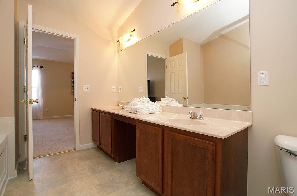 Vlgs At Springhurst #4 - Residential Lease