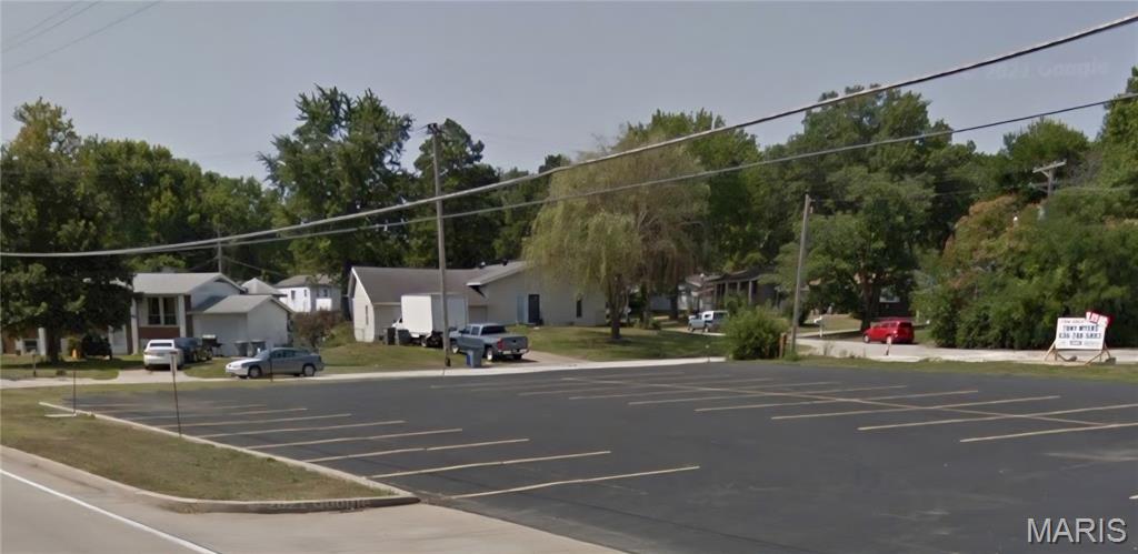 1305 N Main