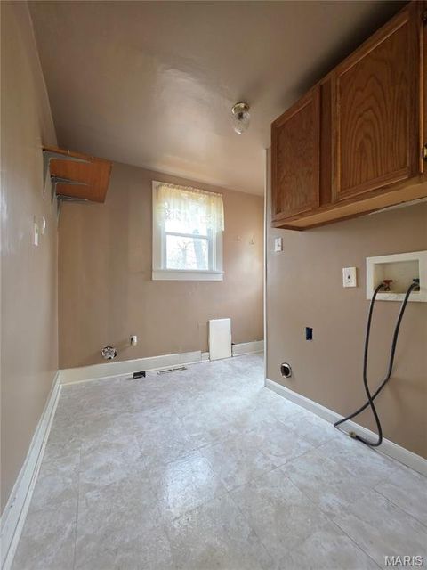 Tiny photo for 817 Kay Drive, Fulton, MO 65251 (MLS # 26018937)